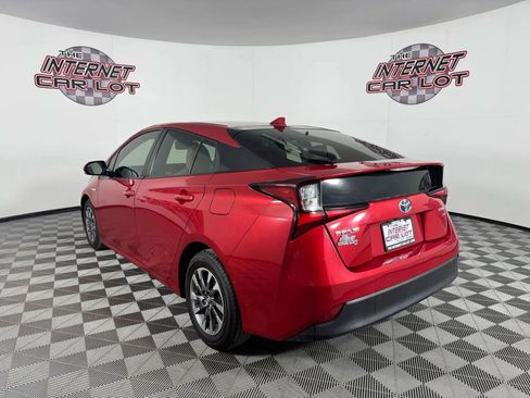 Used 2019 Toyota Prius XLE image 5
