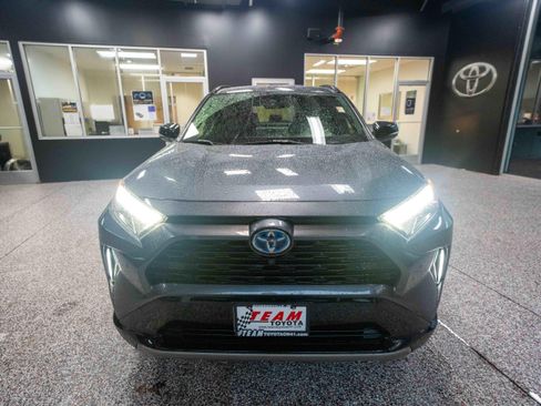 Used 2022 Toyota RAV4 XSE AWD/4WD image 6