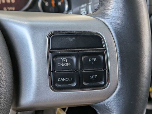 Used 2017 Jeep Compass High Altitude FWD image 25