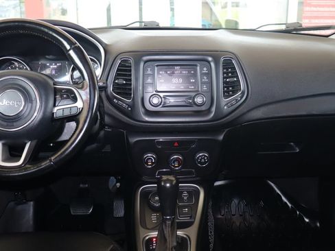 Used 2018 Jeep Compass Latitude AWD/4WD image 35