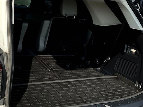 Used 2025 Ford Explorer Active w/ Active Comfort Package AWD/4WD image 8