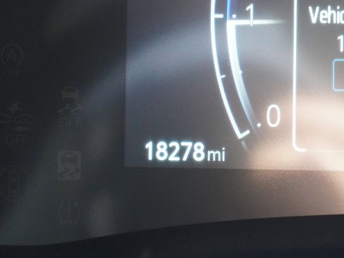 Used 2025 Toyota Grand Highlander AWD image 27