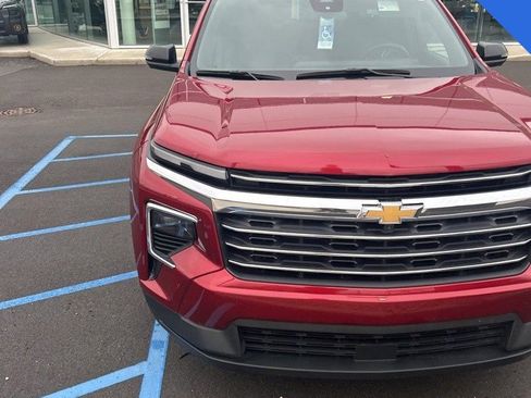 Used 2024 Chevrolet Traverse LT image 4