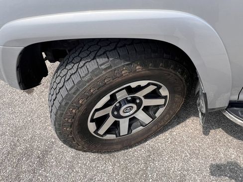 Used 2024 Toyota 4Runner TRD Off-Road Premium w/ Moonroof Package AWD/4WD image 33