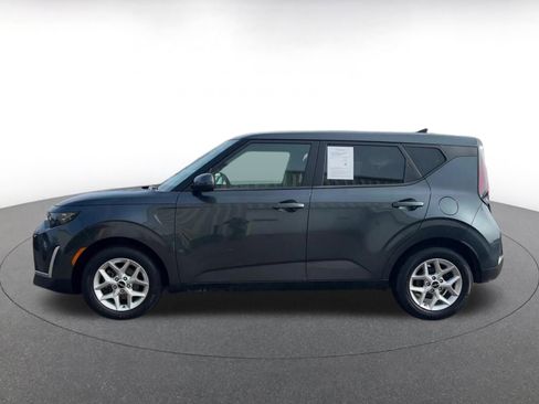 Used 2025 Kia Soul LX w/ LX Technology Package image 9