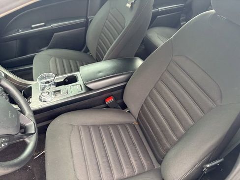 Used 2019 Ford Fusion SE image 5