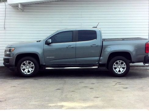 Used 2019 Chevrolet Colorado LT RWD image 2