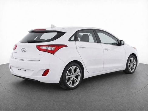 Used 2014 Hyundai Elantra GT w/ Option Group 02 FWD image 3