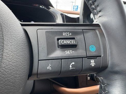 Used 2024 Nissan Pathfinder Platinum w/ Cargo Package image 19