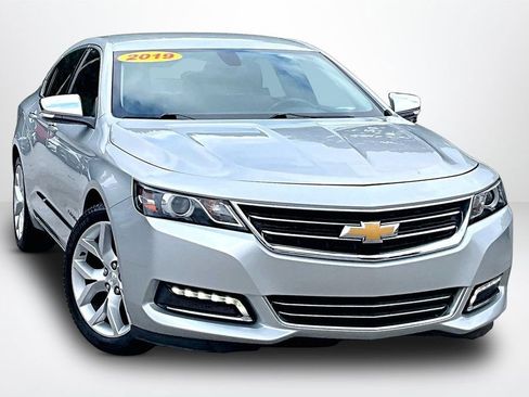 Used 2019 Chevrolet Impala Premier FWD image 3