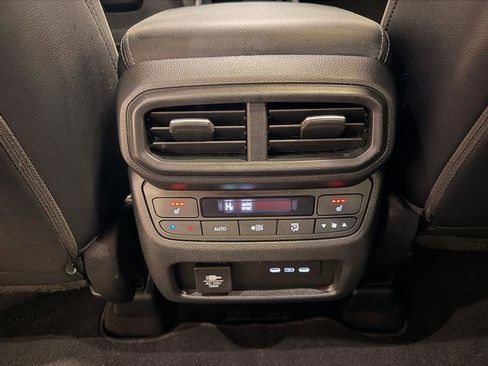 Used 2024 Honda Pilot Elite image 16