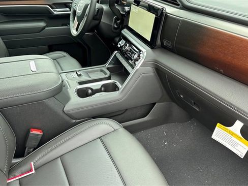 New 2026 GMC Sierra 2500 Denali w/ Denali Reserve Package image 17