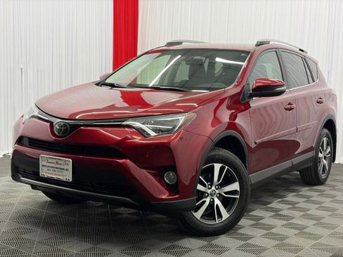 Used 2018 Toyota RAV4 XLE AWD/4WD image 4