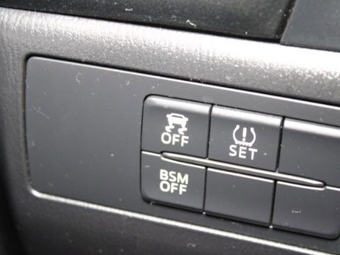 Used 2014 MAZDA MAZDA3 i Touring image 19