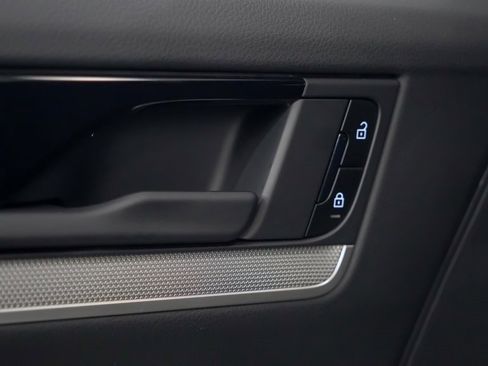 Certified 2025 Porsche Cayenne image 15