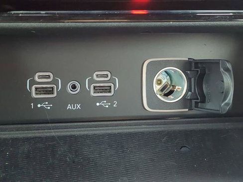 Certified 2023 Jeep Grand Cherokee Overland w/ Luxury Tech Group IV image 28