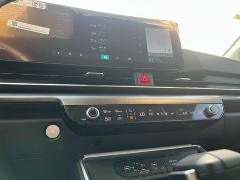 New 2026 Kia Carnival SX w/ SX Dark Edition Package FWD image 26