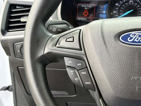 Used 2022 Ford Edge SE w/ Black Appearance Package image 10