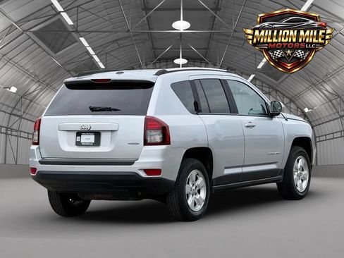 Used 2014 Jeep Compass Latitude w/ Sun/Sound Group FWD image 9