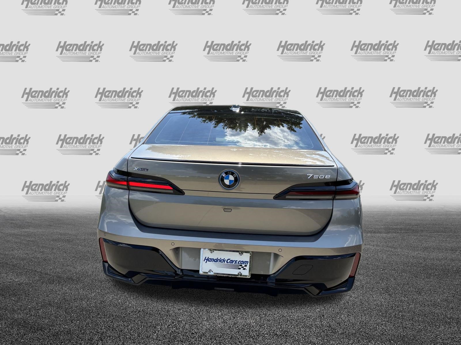 Certified 2025 BMW 750e xDrive w/ Executive Package AWD/4WD image 9