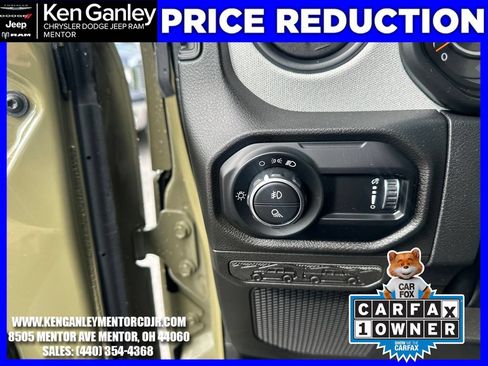 Used 2025 Jeep Gladiator Sport AWD/4WD image 14