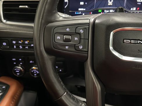 Used 2024 GMC Yukon Denali Ultimate AWD/4WD image 6