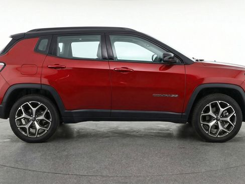 Used 2025 Jeep Compass Limited AWD/4WD image 11
