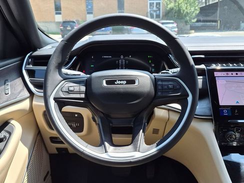 Certified 2022 Jeep Grand Cherokee Limited 4xe w/ Luxury Tech Group II AWD/4WD image 15