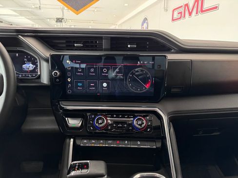 Used 2025 GMC Sierra 1500 Denali w/ Denali Reserve Package AWD/4WD image 17