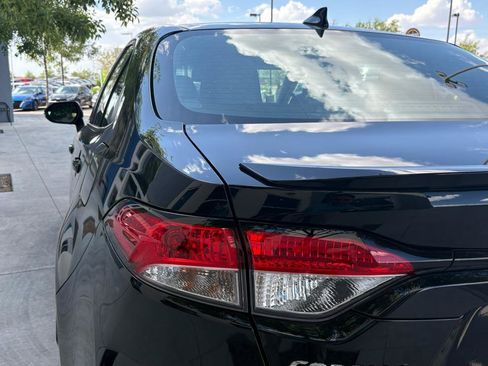 Used 2025 Toyota Corolla SE FWD image 9
