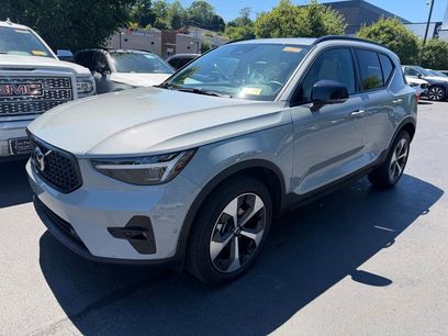 Used 2026 Volvo XC40 B5 Plus