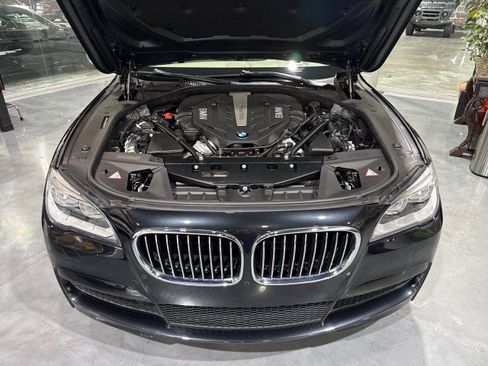 Used 2014 BMW 750i RWD image 14