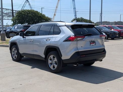 Used 2024 Toyota RAV4 XLE FWD image 9