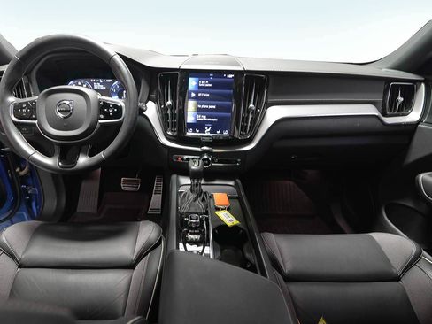 Used 2021 Volvo XC60 T5 R-Design w/ Advanced Package AWD/4WD image 13