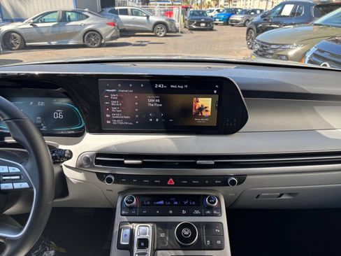 Used 2025 Hyundai Palisade SEL FWD image 17