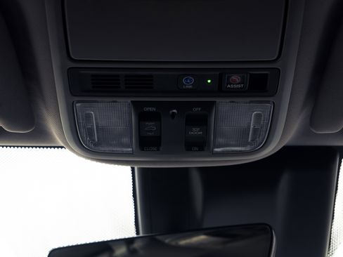 Used 2018 Honda Odyssey Elite image 36