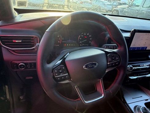 Used 2023 Ford Explorer ST-Line image 19