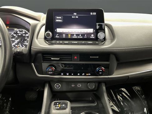 Used 2023 Nissan Rogue SV image 7