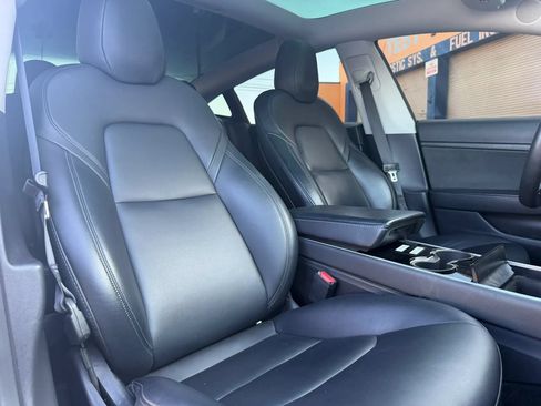 Used 2020 Tesla Model 3 Standard Range Plus RWD image 16