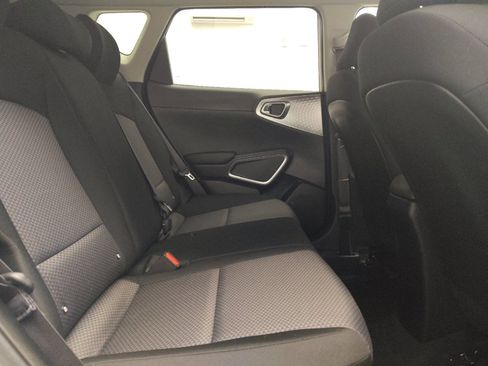 Used 2025 Kia Soul LX w/ LX Technology Package image 19