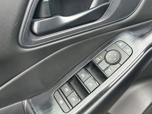 Used 2024 Nissan Rogue S AWD/4WD image 16