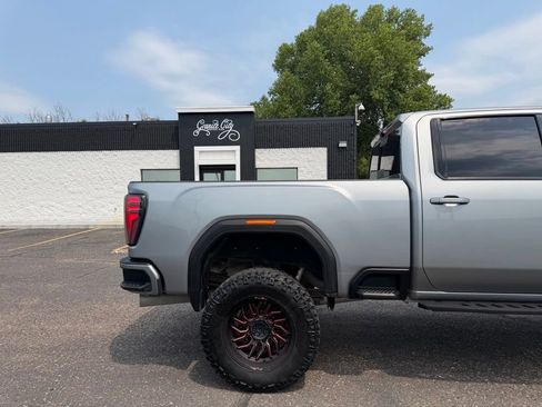 Used 2024 GMC Sierra 2500 AT4 w/ AT4 Premium Plus Package AWD/4WD image 4