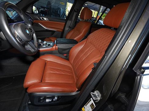 Used 2021 BMW X5 M50i w/ Premium Package AWD/4WD image 12