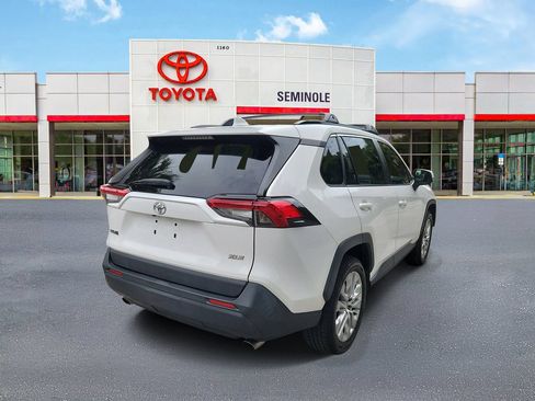 Used 2019 Toyota RAV4 XLE Premium w/ Cold Weather Package FWD image 3