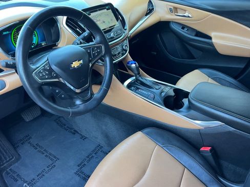 Used 2017 Chevrolet Volt Premier w/ Driver Confidence II Package FWD image 11