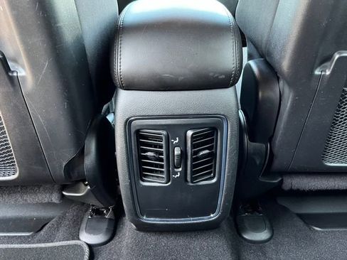 Used 2021 Jeep Grand Cherokee Laredo image 31