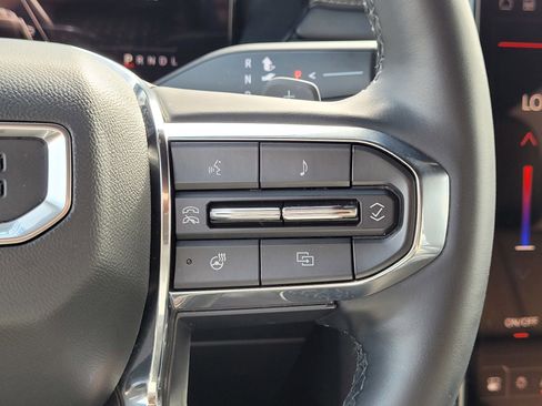 Used 2024 GMC Acadia Elevation image 22