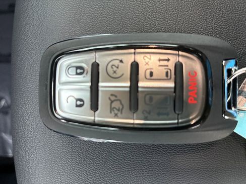 New 2026 Chrysler Pacifica Select w/ S Appearance Package image 28