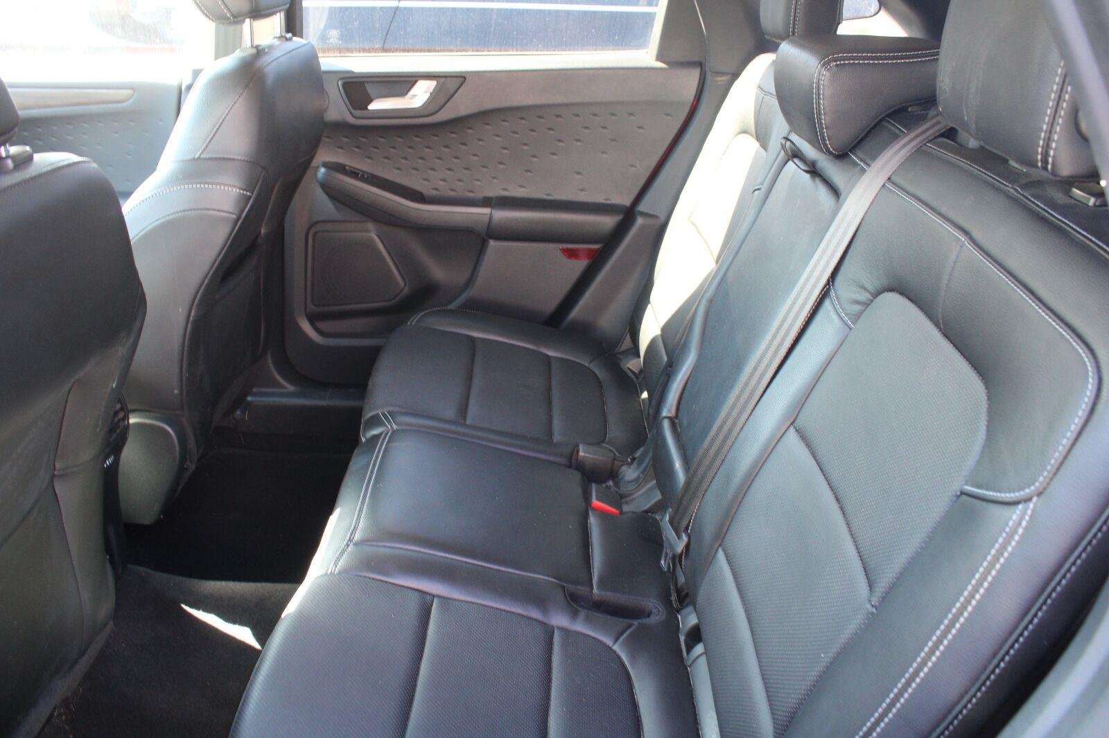 Used 2020 Ford Escape Titanium w/ Titanium Premium Package 2.0 AWD/4WD image 7
