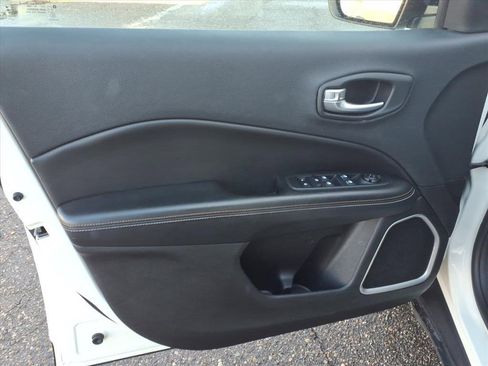 Used 2018 Jeep Compass Sport w/ Tech Group image 12